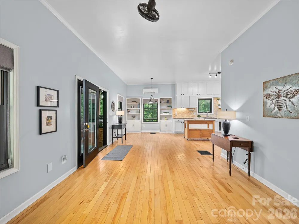 1523 Roaring Fork Road Burnsville, NC 28714