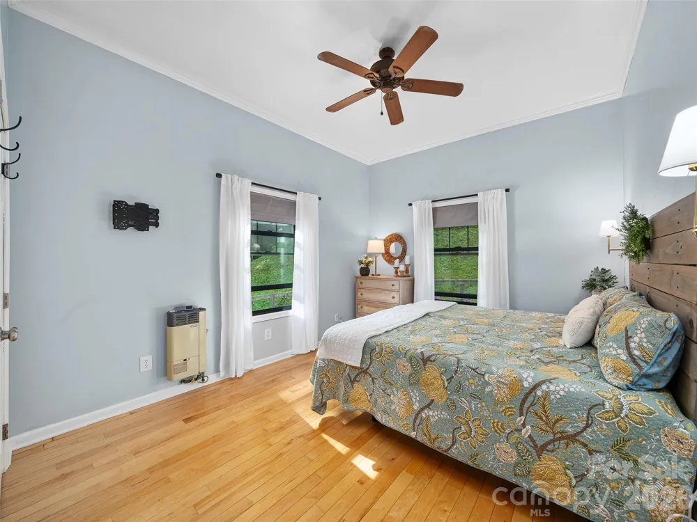 1523 Roaring Fork Road Burnsville, NC 28714