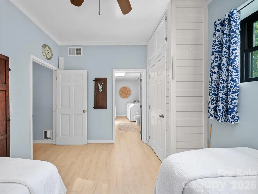 1523 Roaring Fork Road Burnsville, NC 28714