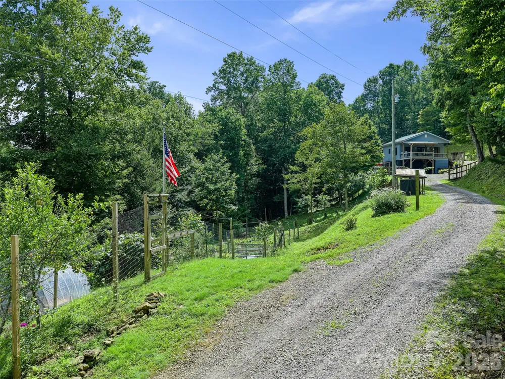 1523 Roaring Fork Road Burnsville, NC 28714