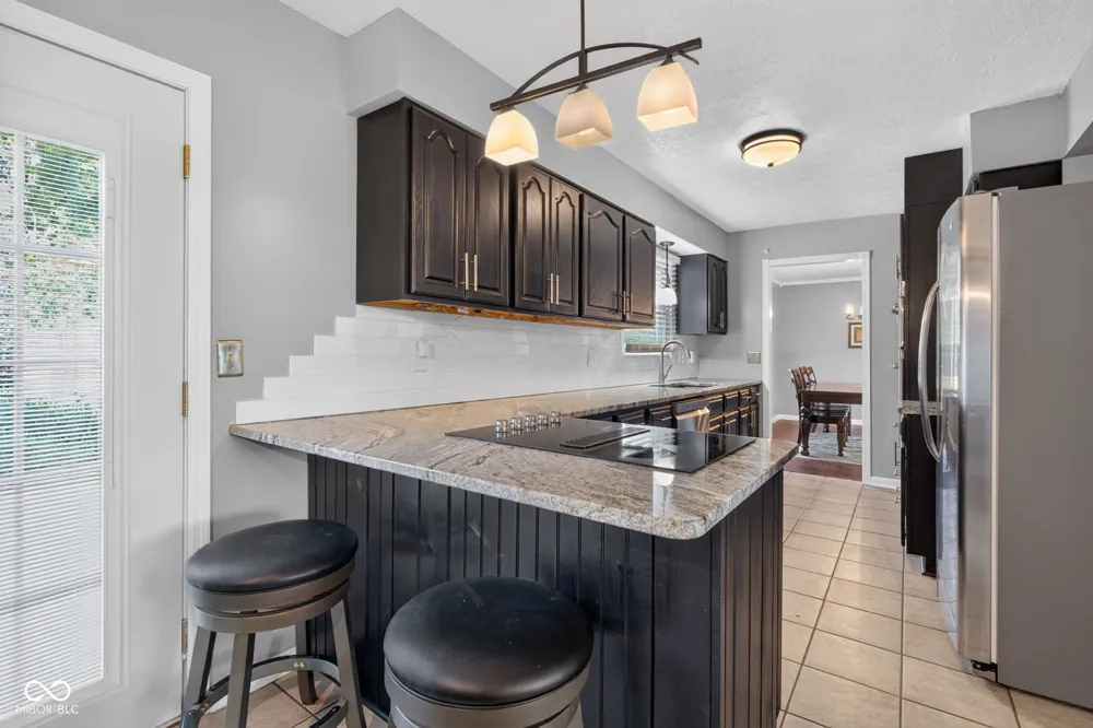 8239 25 W Fountaintown, IN 46130
