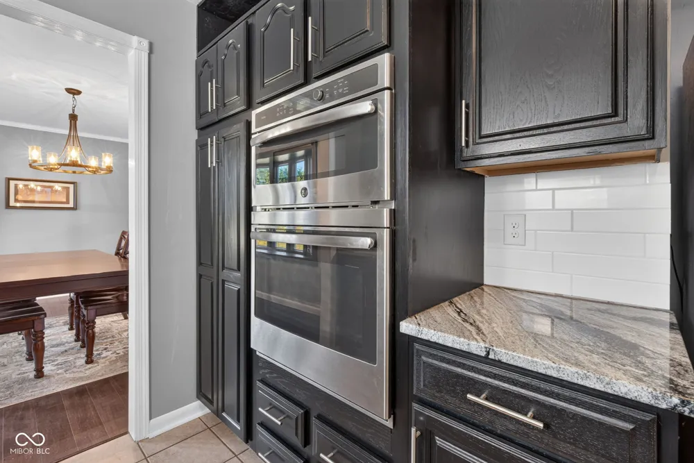 8239 25 W Fountaintown, IN 46130