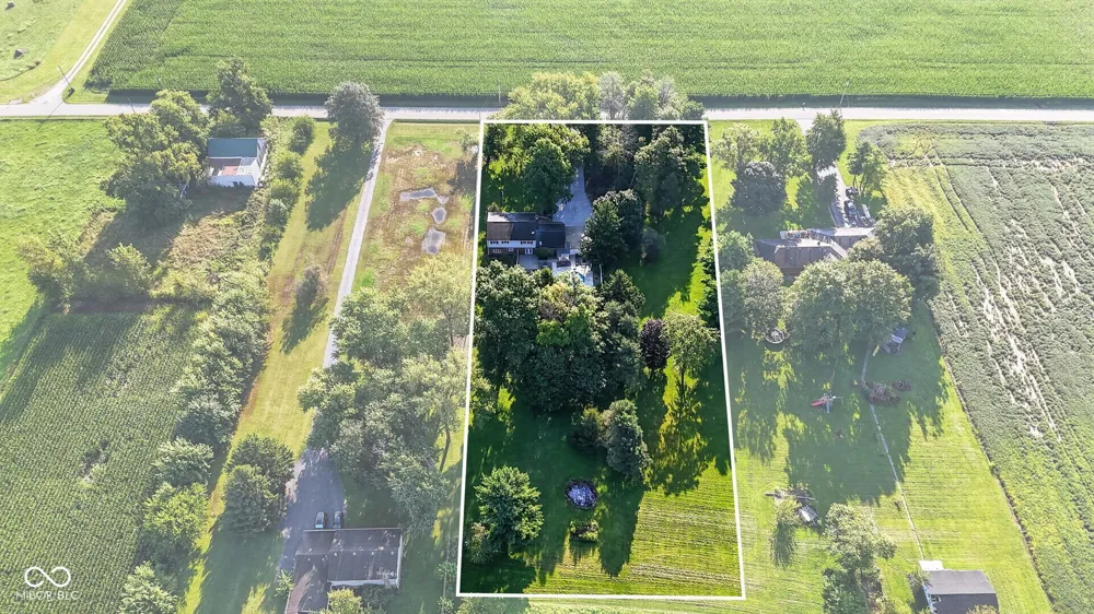 8239 25 W Fountaintown, IN 46130