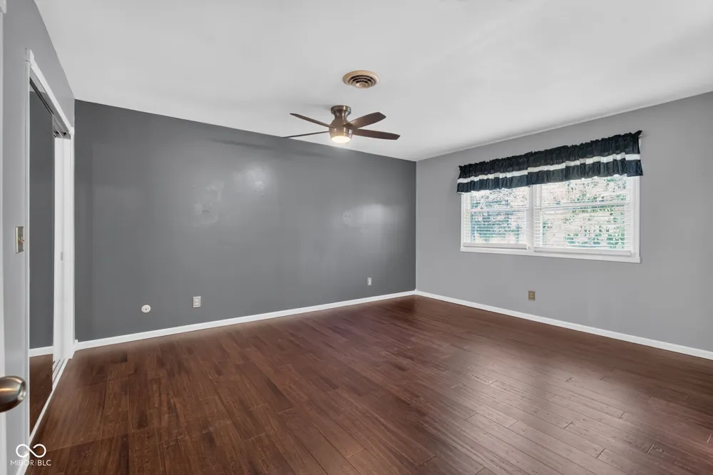 8239 25 W Fountaintown, IN 46130