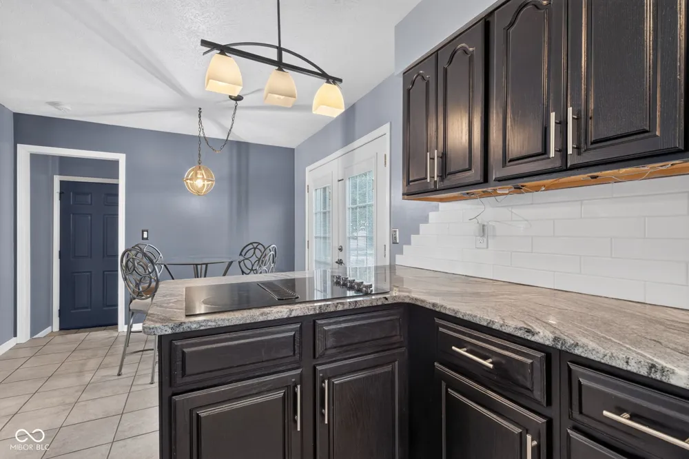 8239 25 W Fountaintown, IN 46130