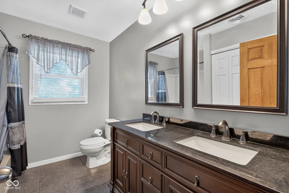 8239 25 W Fountaintown, IN 46130