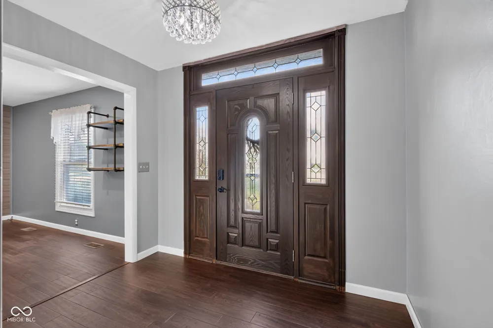 8239 25 W Fountaintown, IN 46130