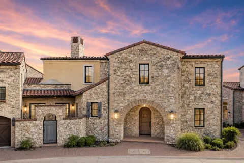 9 Catalonia Drive