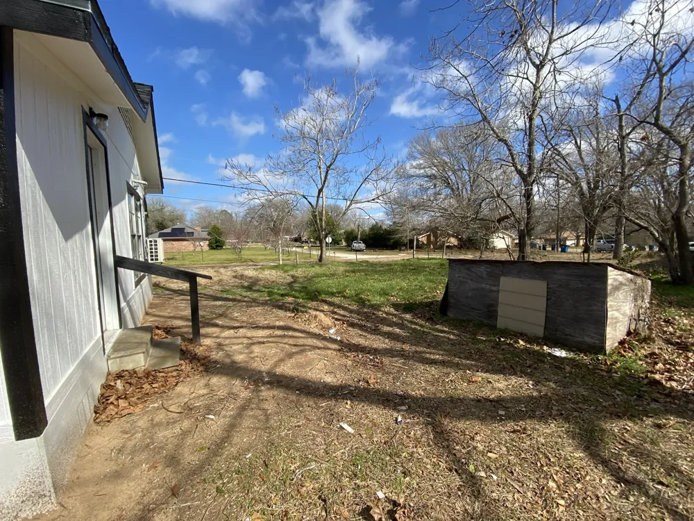 801 Walnut Street Trinidad, TX 75163