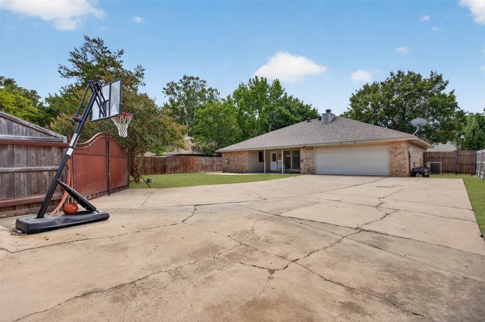 917 Francis Street Lancaster, TX 75146