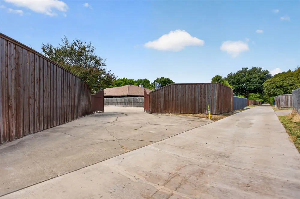 917 Francis Street Lancaster, TX 75146