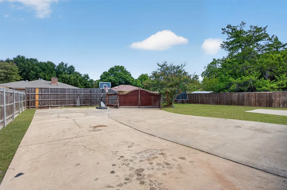 917 Francis Street Lancaster, TX 75146