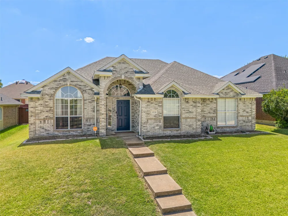 1938 Woodglen Drive Mesquite, TX 75149