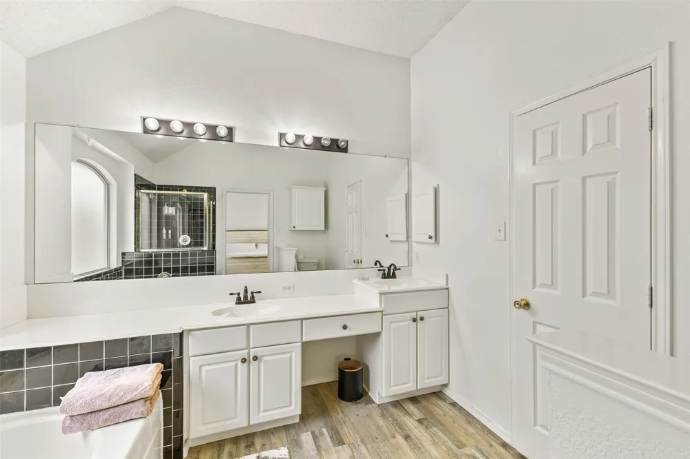 1938 Woodglen Drive Mesquite, TX 75149