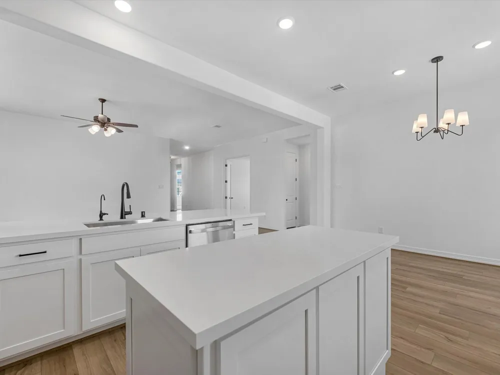 7803 Topaz Ridge Drive Angleton, TX 77515
