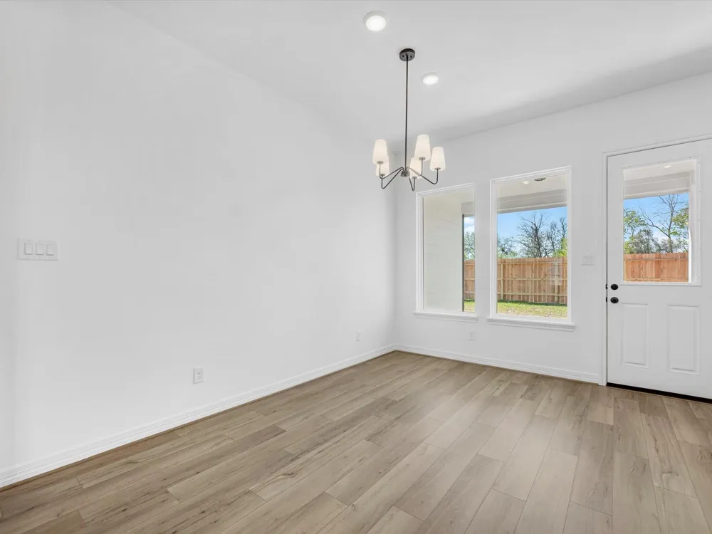 7803 Topaz Ridge Drive Angleton, TX 77515