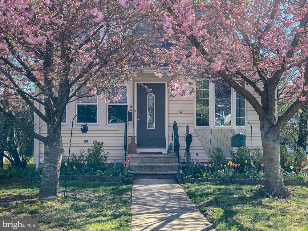 407 S WASHINGTON AVENUE Moorestown, NJ 08057