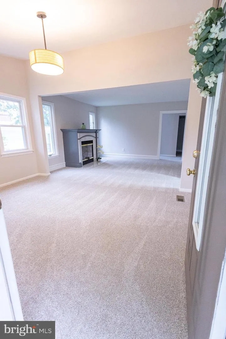 407 S WASHINGTON AVENUE Moorestown, NJ 08057