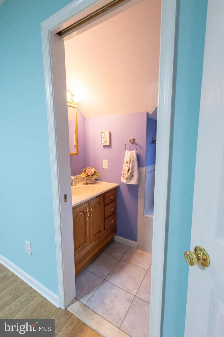 407 S WASHINGTON AVENUE Moorestown, NJ 08057