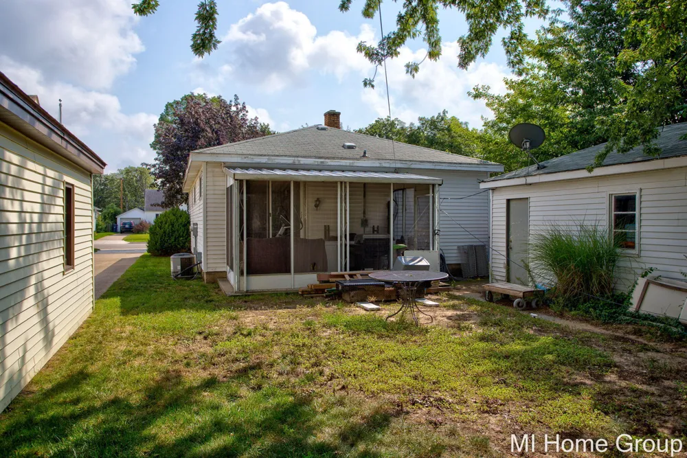 317 W 28th Street Holland, MI 49423