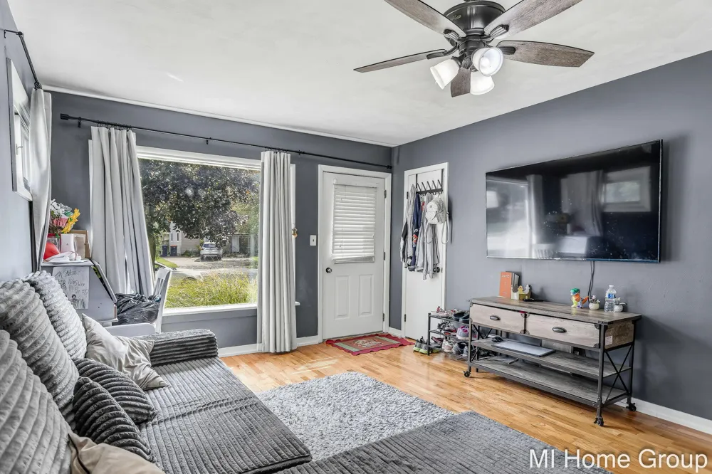 317 W 28th Street Holland, MI 49423