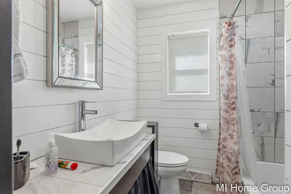 317 W 28th Street Holland, MI 49423