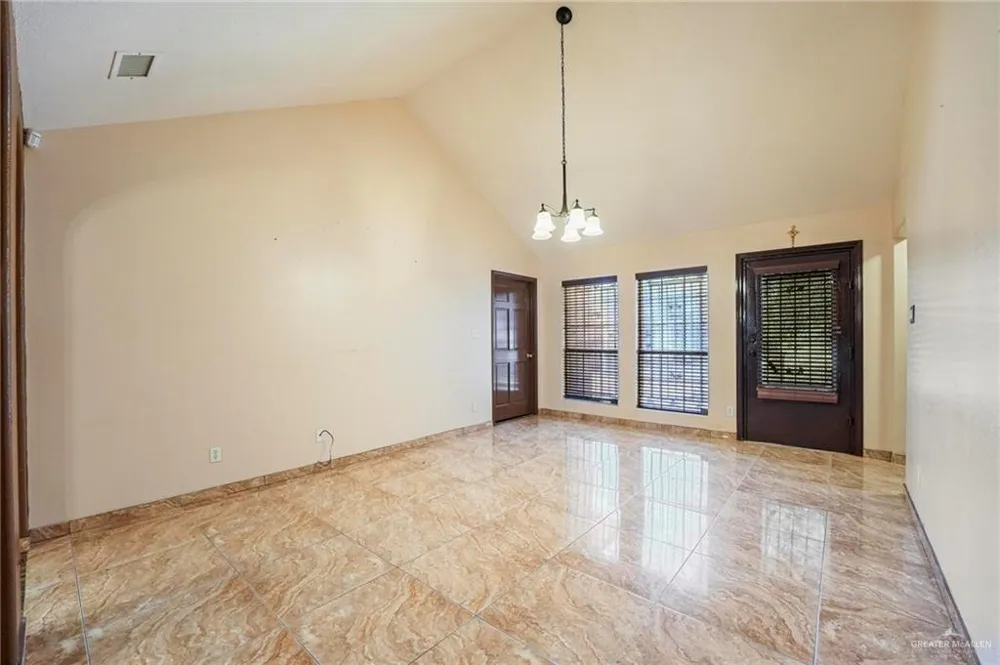 1807 16th Street Mission, TX 78572
