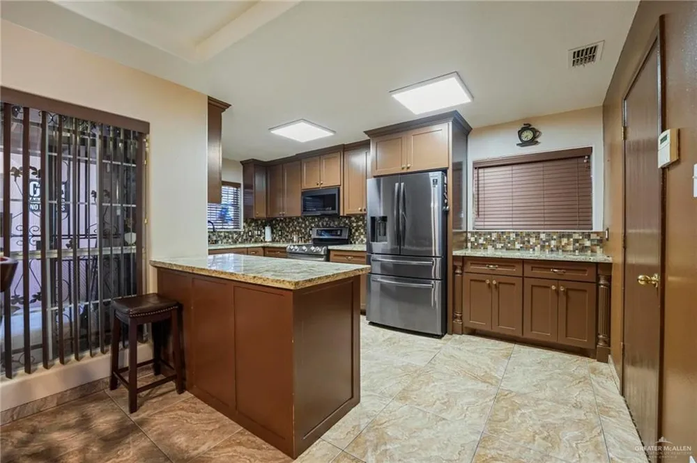 1807 16th Street Mission, TX 78572