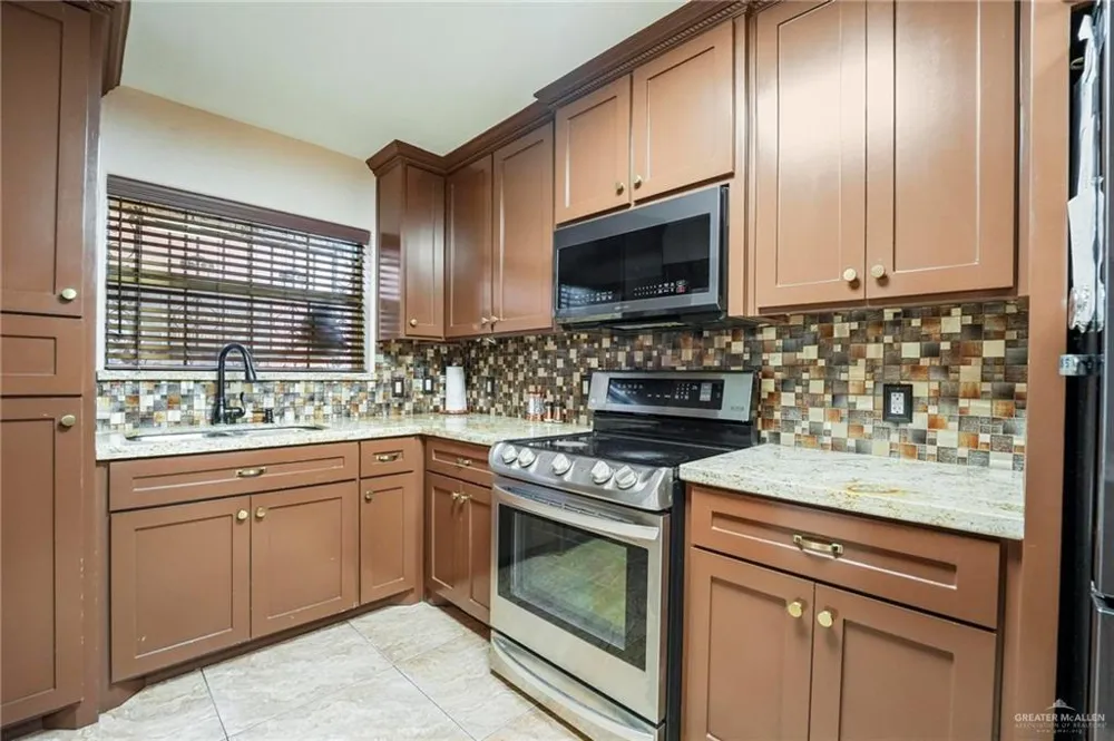 1807 16th Street Mission, TX 78572