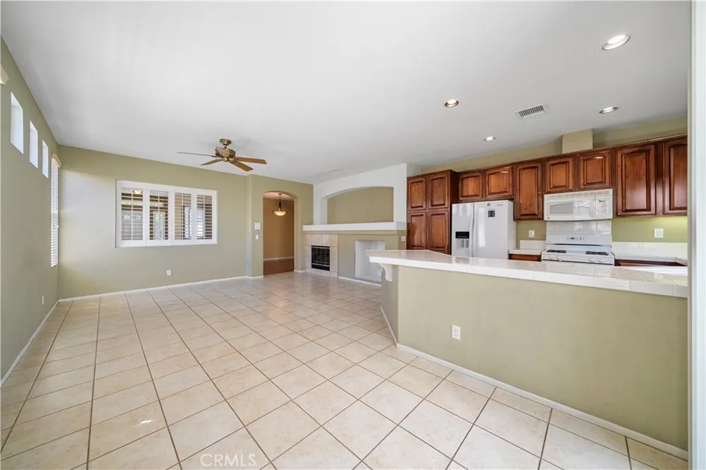 4929 Silverado Banning, CA 92220