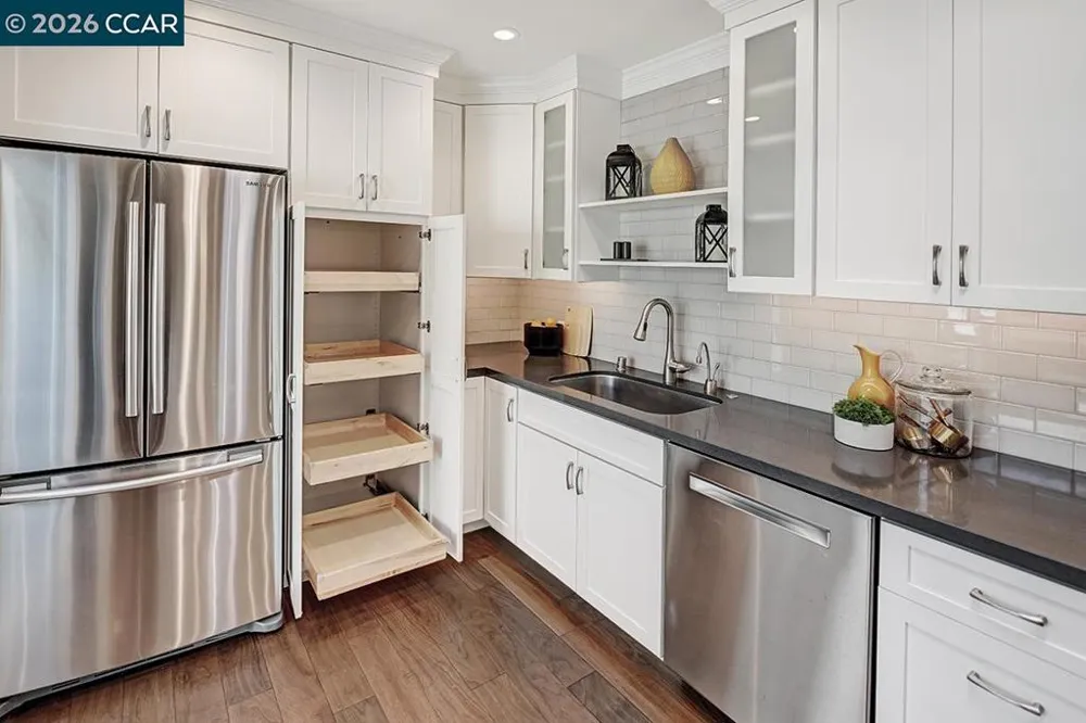 2301 Tice Creek Dr #5 Walnut Creek, CA 94595