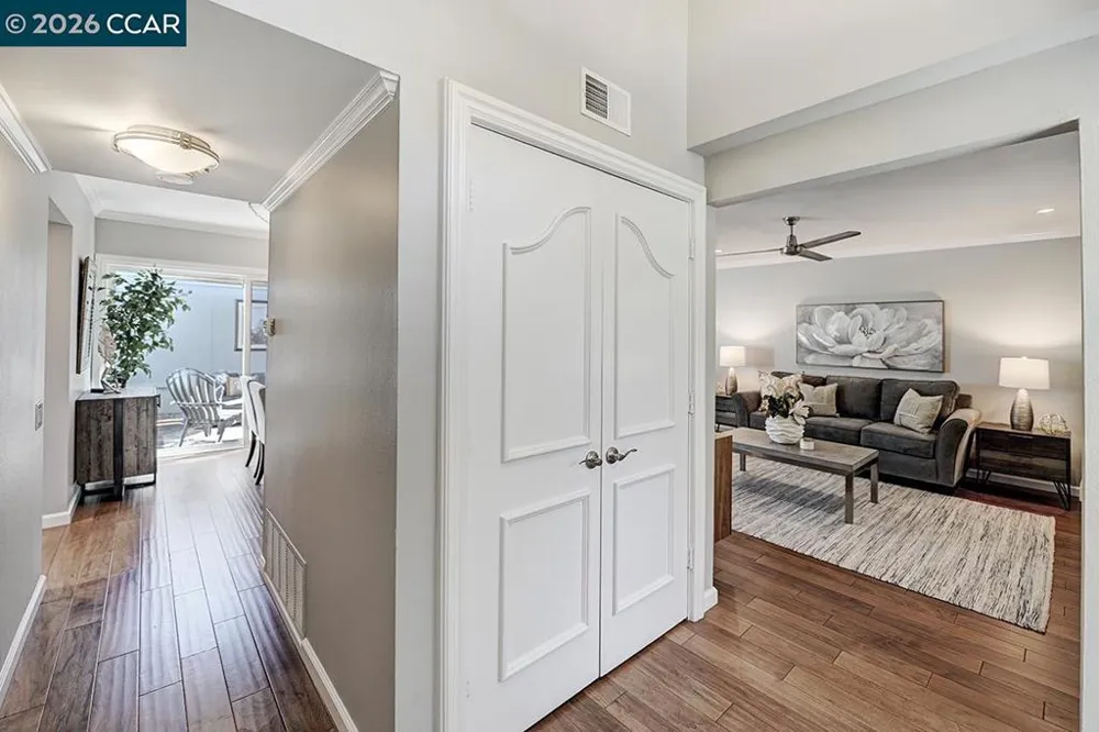 2301 Tice Creek Dr #5 Walnut Creek, CA 94595