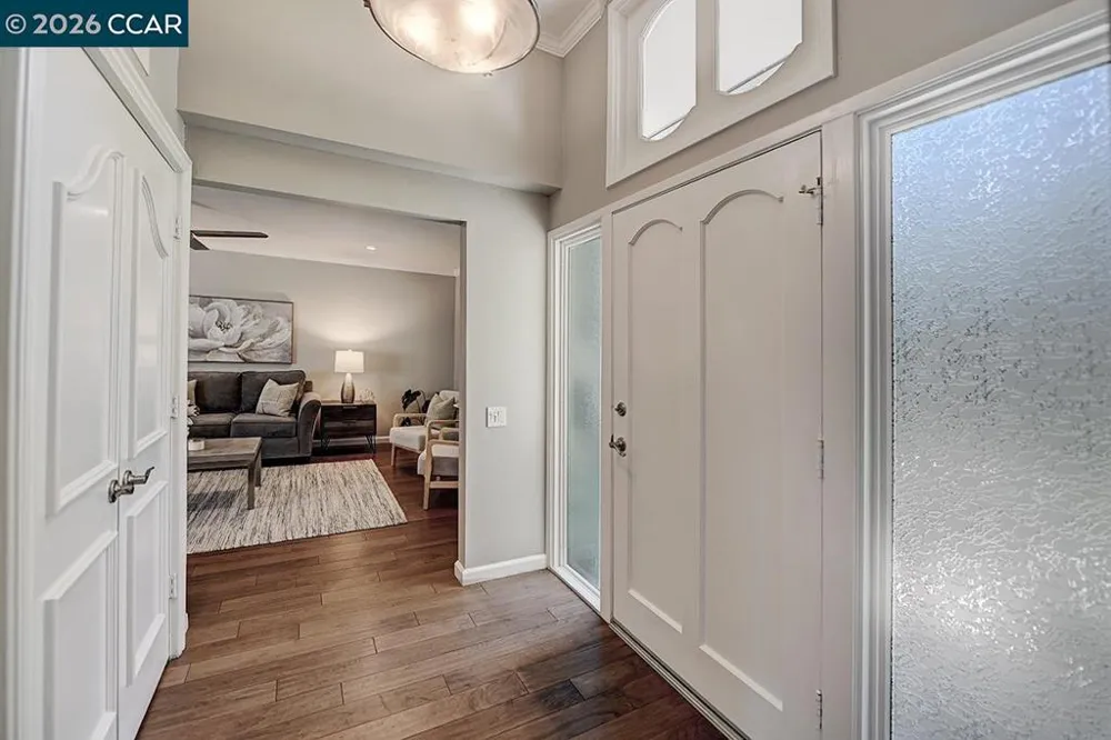 2301 Tice Creek Dr #5 Walnut Creek, CA 94595
