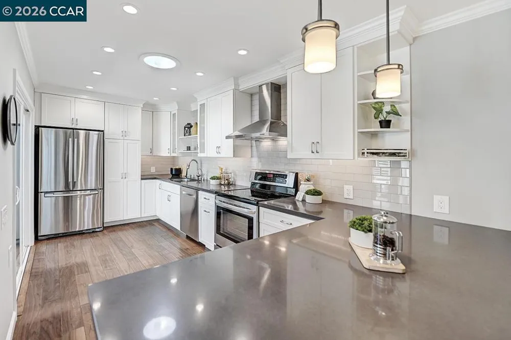 2301 Tice Creek Dr #5 Walnut Creek, CA 94595
