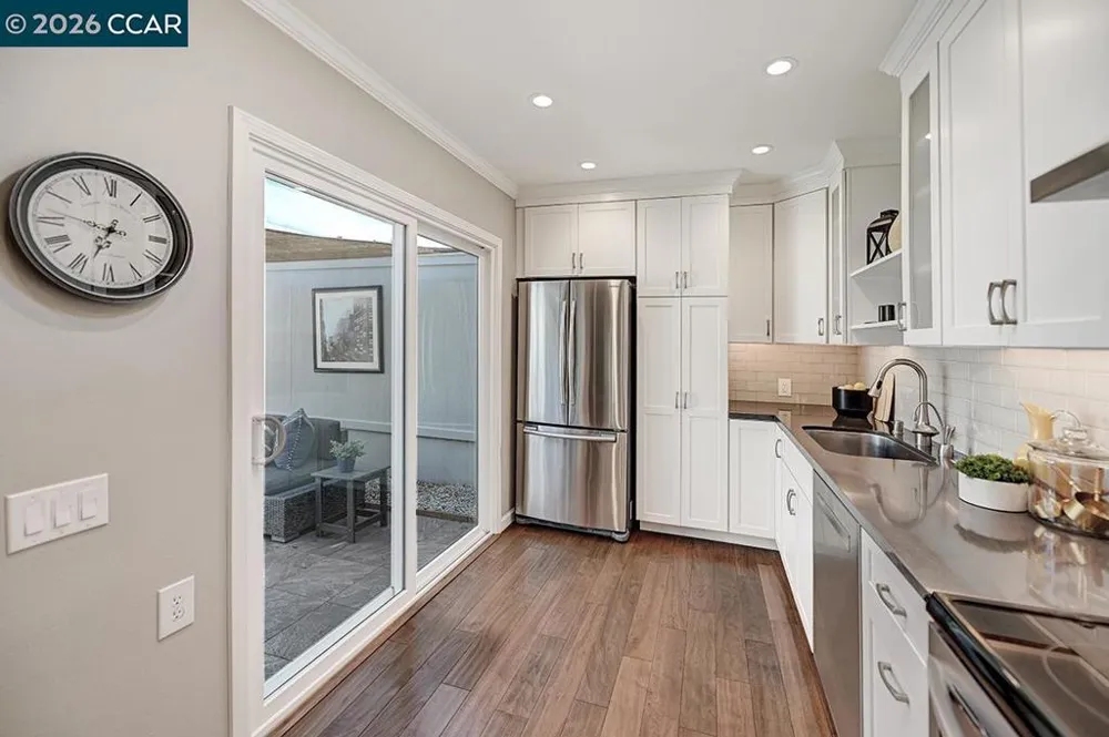2301 Tice Creek Dr #5 Walnut Creek, CA 94595