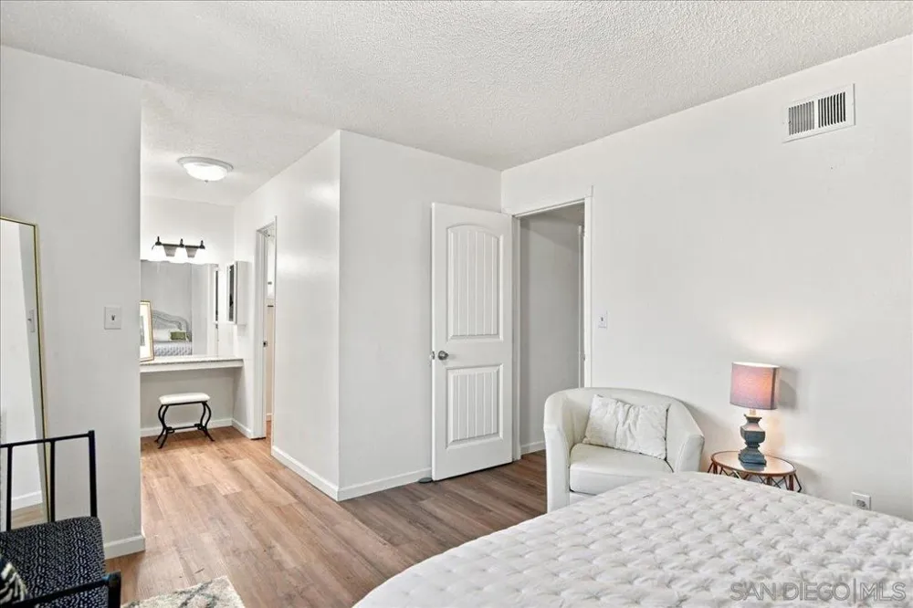 1325 5th St Imperial Beach, CA 91932