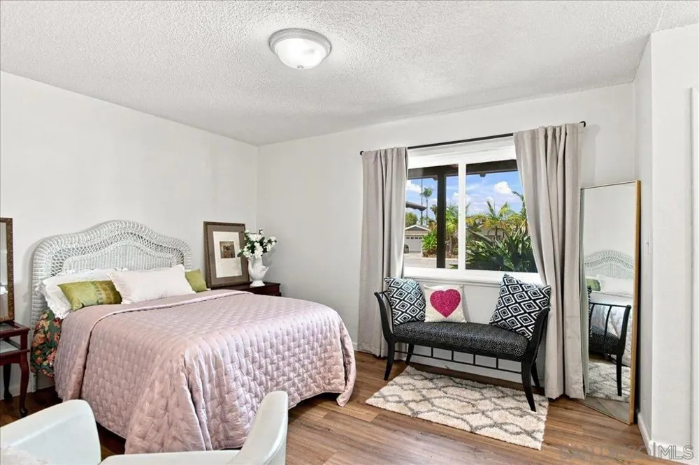 1325 5th St Imperial Beach, CA 91932