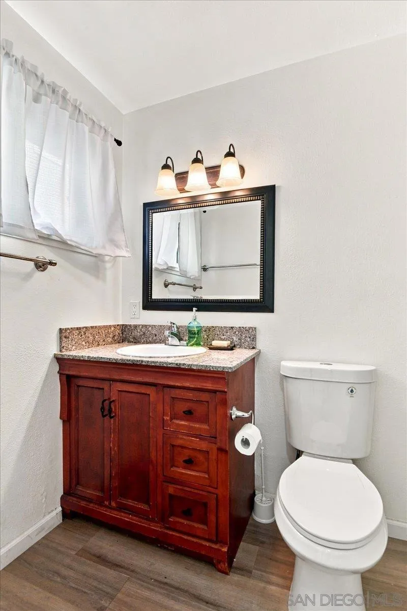 1325 5th St Imperial Beach, CA 91932