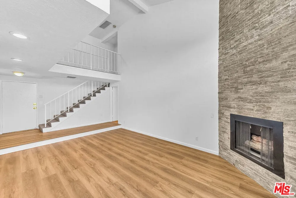 4311 Colfax Avenue #215 Studio City, CA 91604