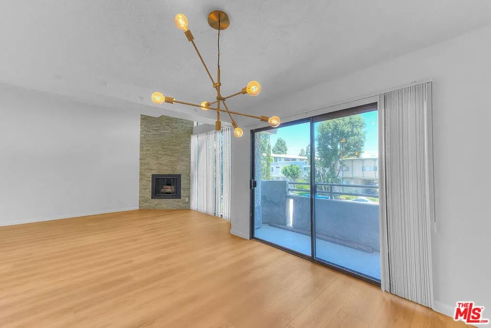 4311 Colfax Avenue #215 Studio City, CA 91604