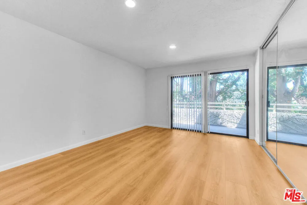 4311 Colfax Avenue #215 Studio City, CA 91604