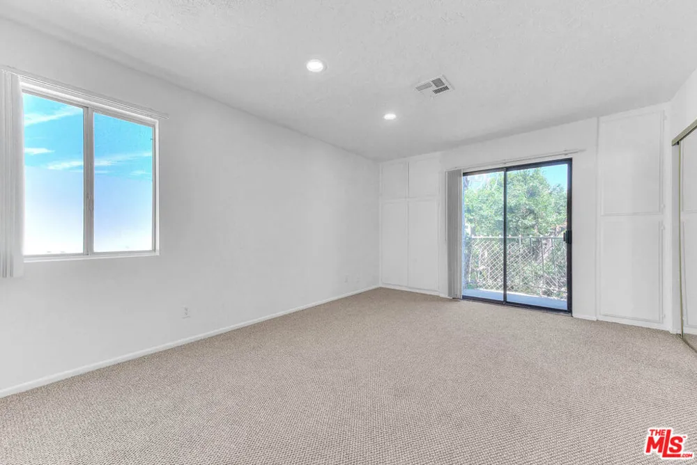 4311 Colfax Avenue #215 Studio City, CA 91604