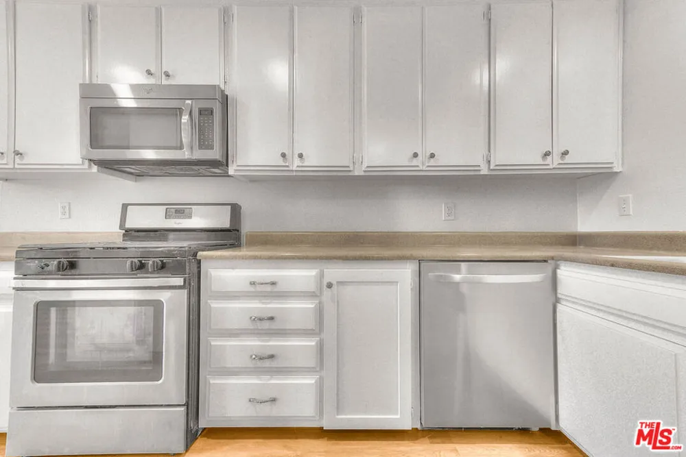 4311 Colfax Avenue #215 Studio City, CA 91604