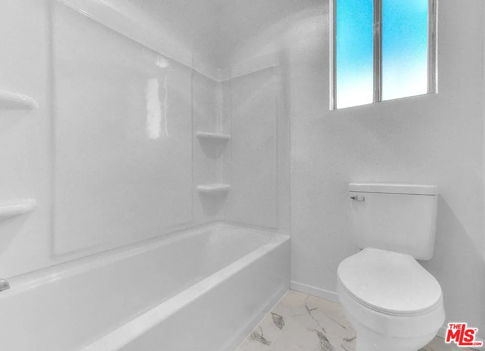 4311 Colfax Avenue #215 Studio City, CA 91604