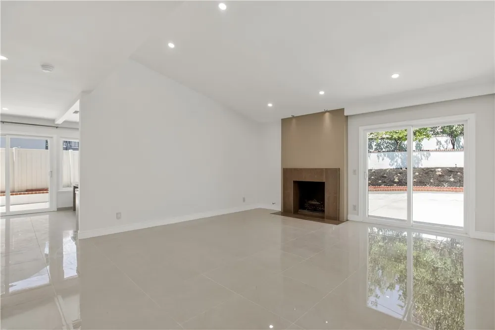 27301 Via Avila Mission Viejo, CA 92691