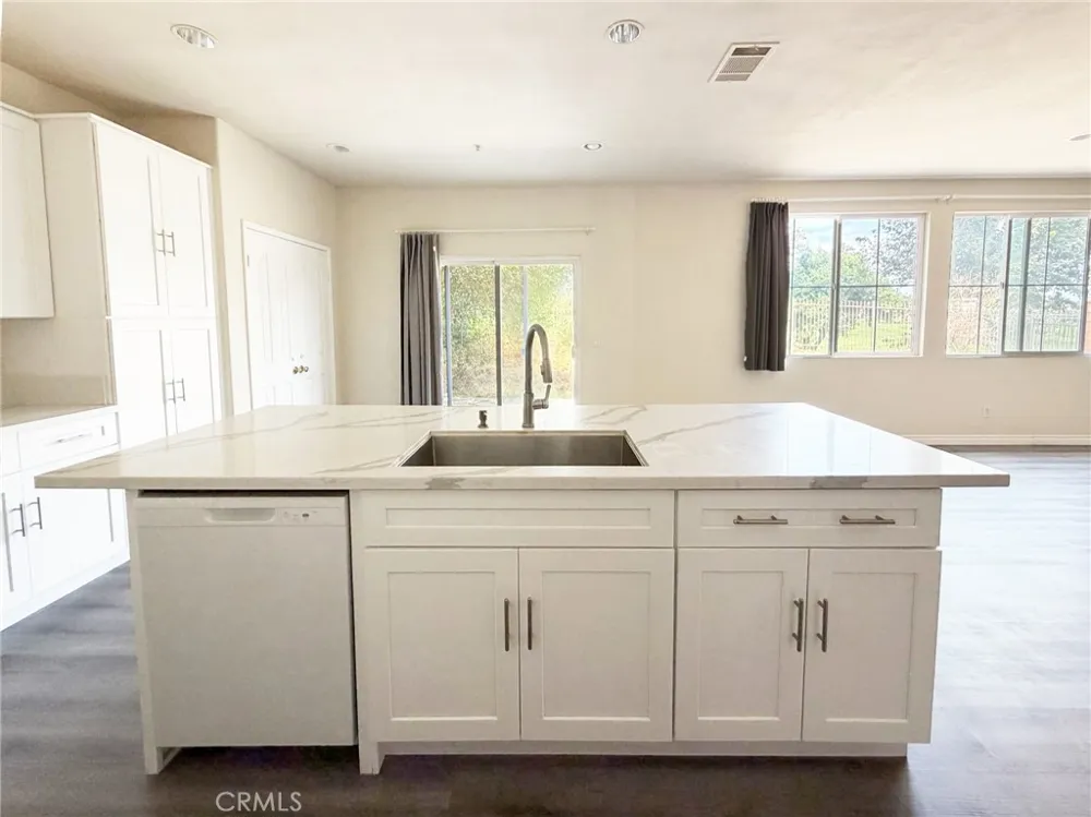 5833 Seminole Fontana, CA 92336