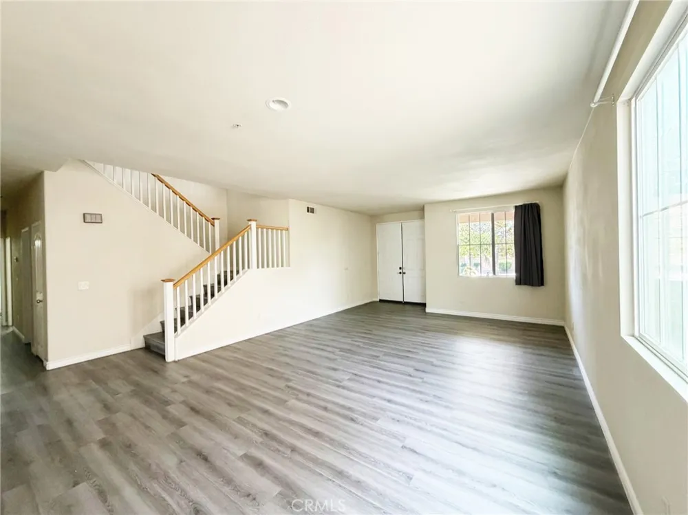 5833 Seminole Fontana, CA 92336