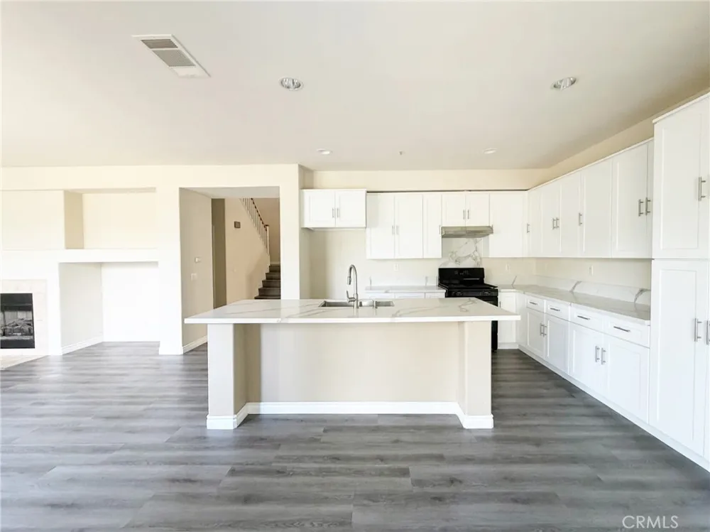 5833 Seminole Fontana, CA 92336