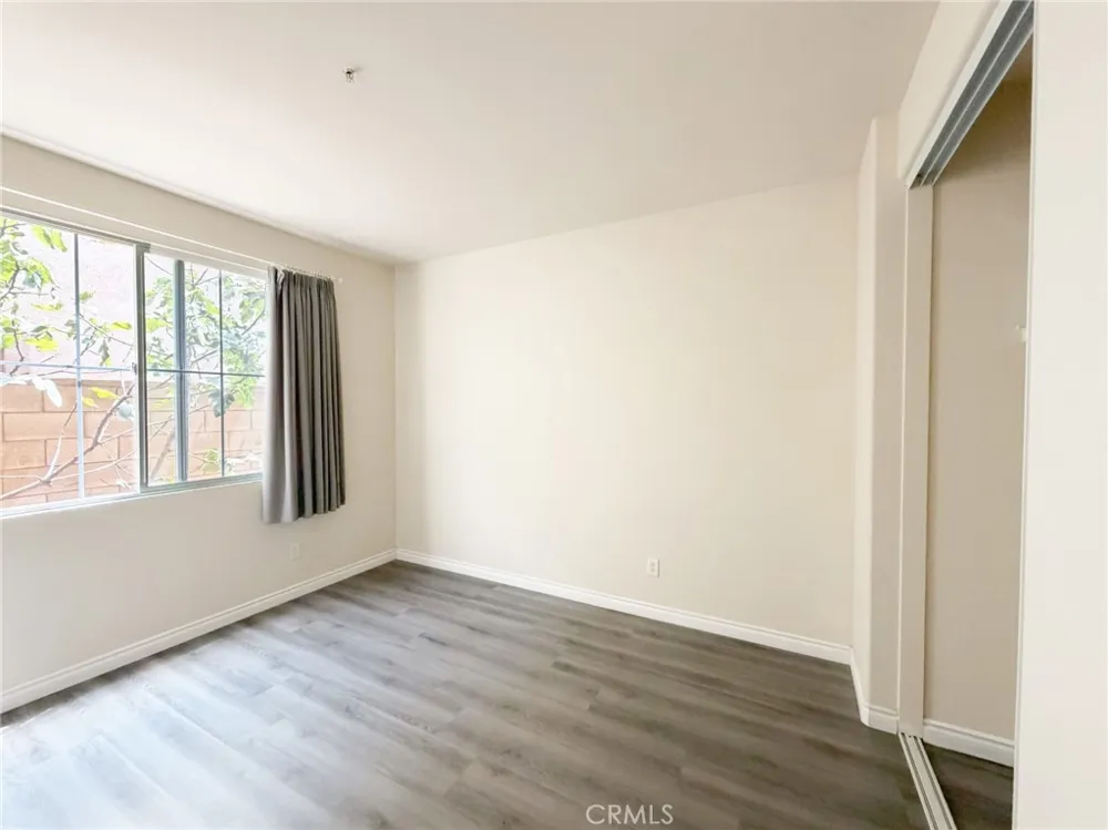 5833 Seminole Fontana, CA 92336