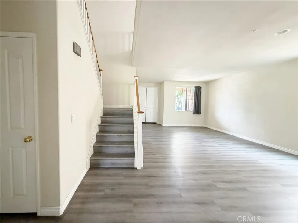 5833 Seminole Fontana, CA 92336